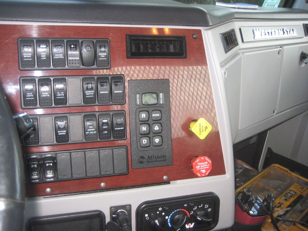 2019 WESTERN STAR 4700 SB - Image 11